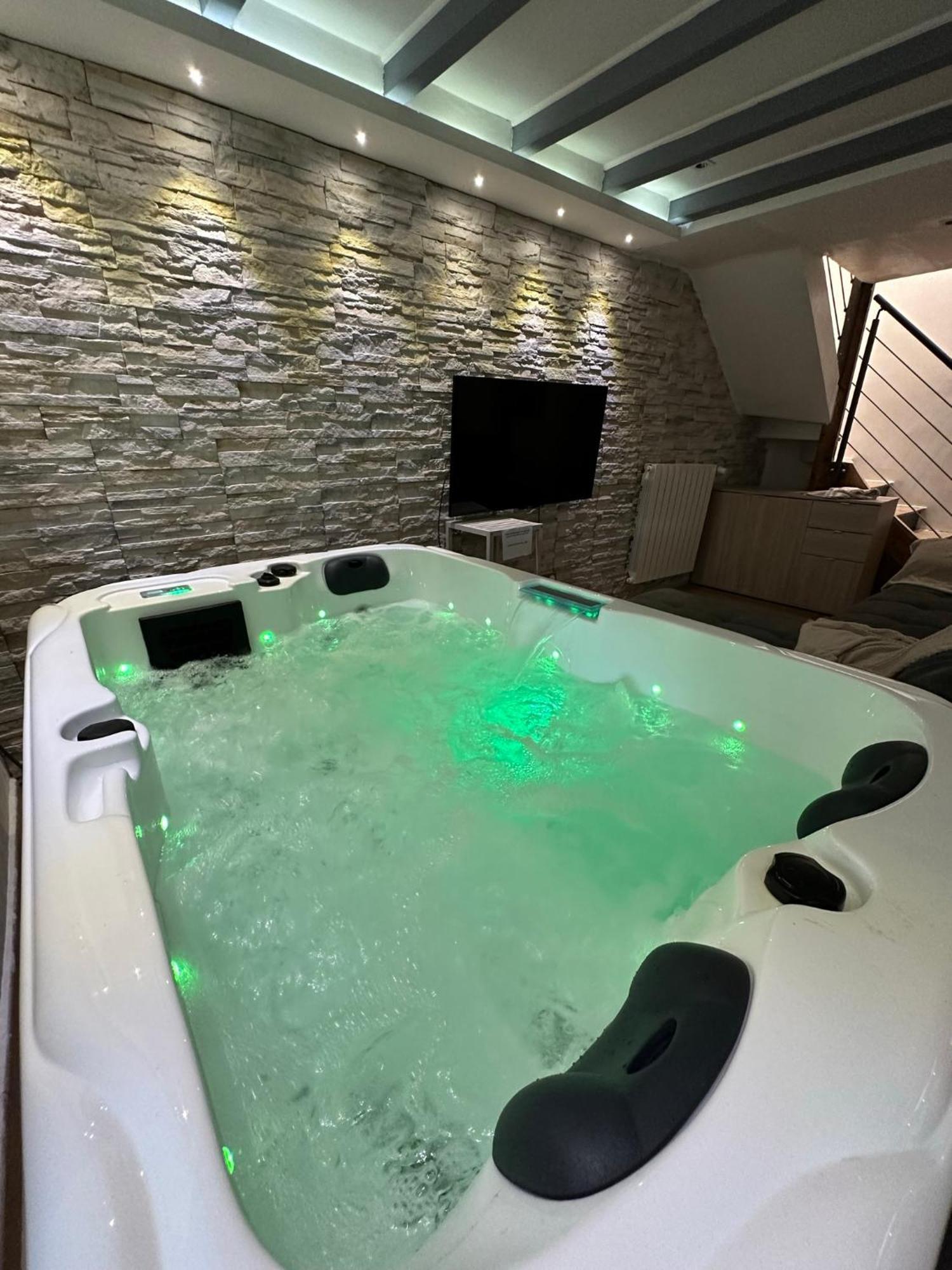 Maison Avec Spa Villa Maisdon-sur-Sevre Eksteriør bilde